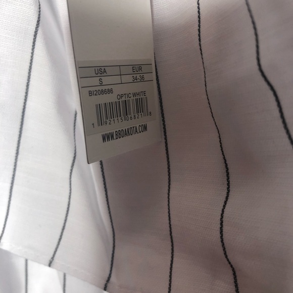 BB Dakota Off Shoulder Ruffle PinStripe Midi Dress - Picture 4 of 6